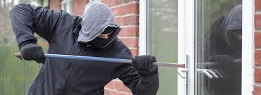 Instalación de alarma antiokupas con cámaras de seguridad en Málaga, atención local 24/7.